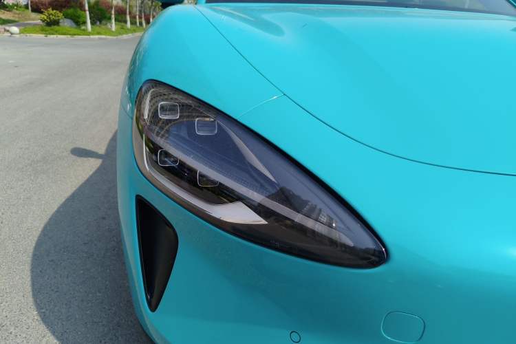 Used Xiaomi Auto SU7 2024 Rear-Drive Long-Range Intelligent Driving Version Right Front Headlight