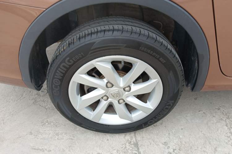 Used Baojun 310W 2017 1.5L Manual Fashion Model China V