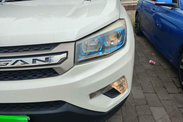 Used CHANGAN CS75 2014 2.0L Manual Luxury Version China IV Standard Left Front Headlight