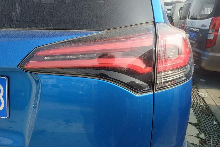 Used Toyota RAV4 2016 2.0L CVT 4x4 New Edition China V Standard