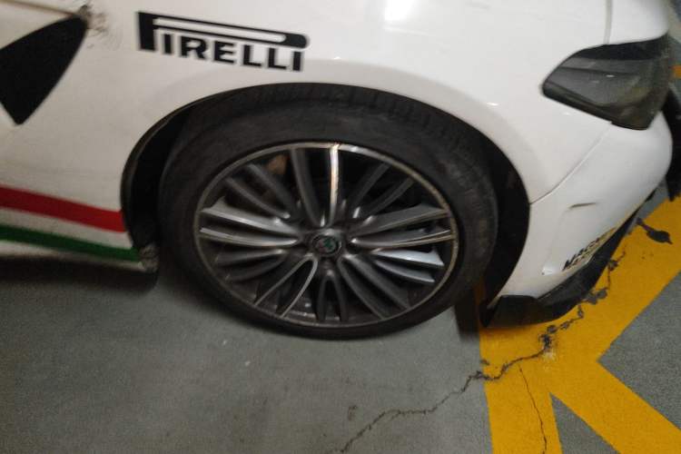 Used Alfa Romeo Giulia 2017 2.0T 280HP Luxury Edition
