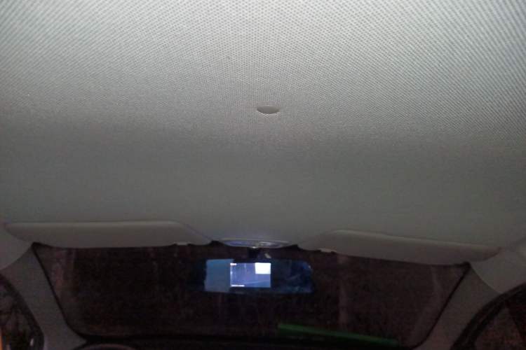 Used Baojun 310 2016 1.2L manual Comfort trim level Headliner