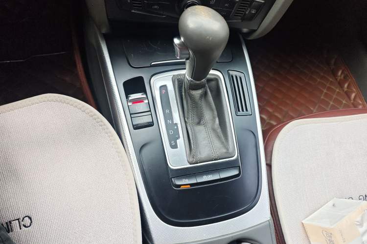 Used Audi A4L 2012 2.0 TFSI automatic standard version