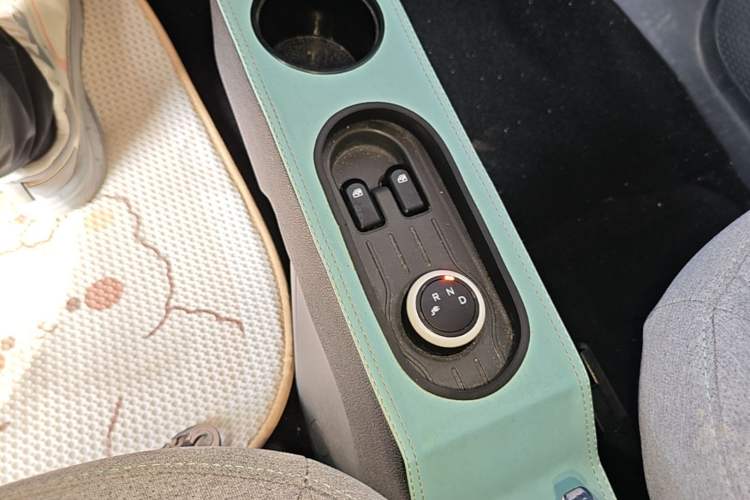 Used Wuling Hongguang MINIEV 2021 Macaron Premium Model – Lithium Iron Phosphate Gear Lever