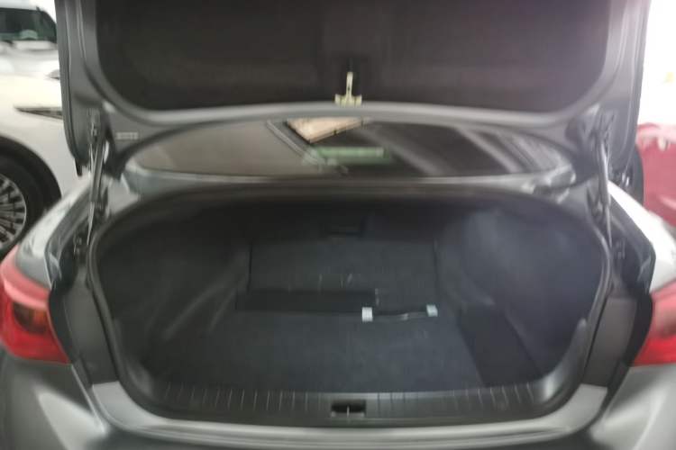 Used Infiniti Q50L 2015 2.0T Enjoyment Edition Trunk