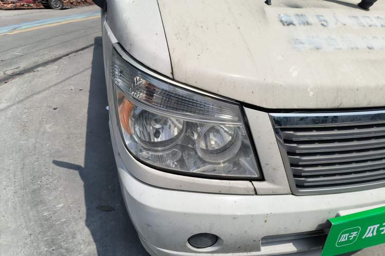 Used Soueast Delica 2008 2.0L Luxury Version Right Front Headlight