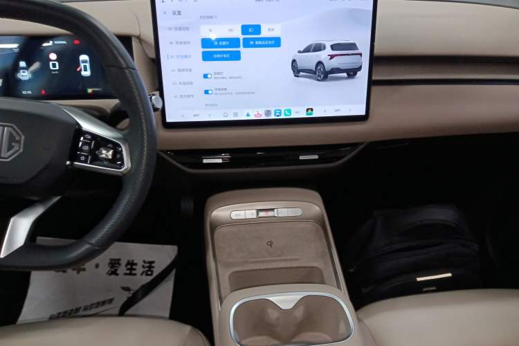 Used MG ES5 2025 525max Rear-Drive Intelligent Driving Version Audio And AC Panel