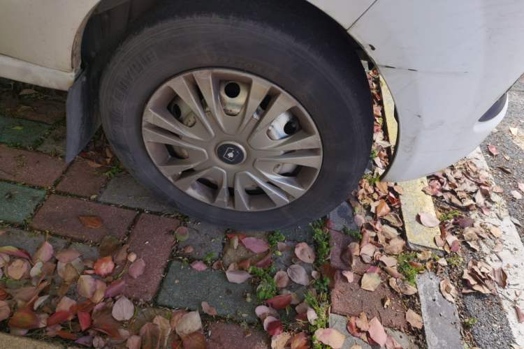 Used Jinbei Hiace X30 2013 1.3L Standard Version
