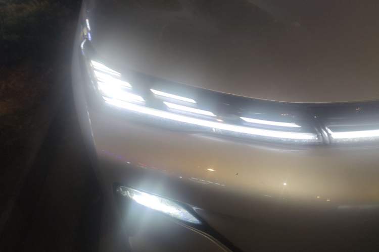 Used Geely Galaxy Xingjian 7 EM-i 2025 55km Exploration Edition Right Front Headlight