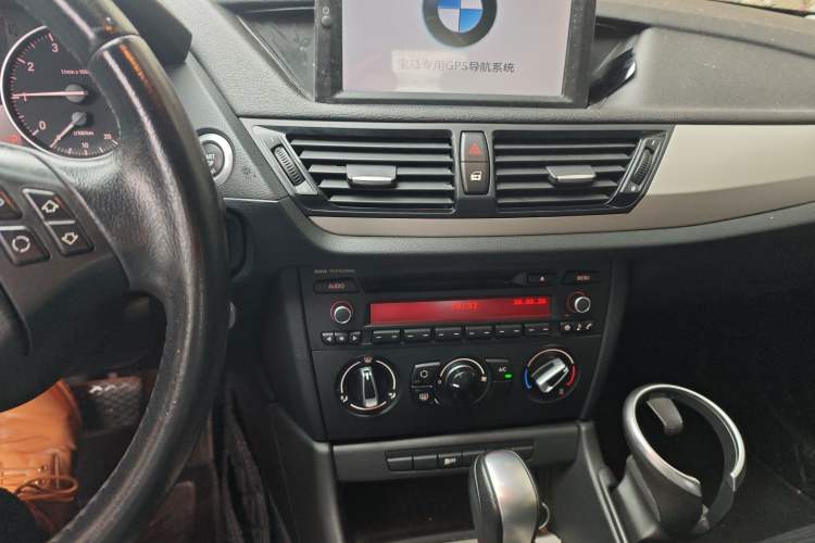 Used BMW X1 2013 sDrive18i Fashion Model
