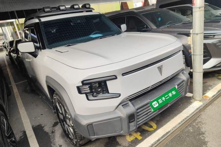 Used Deepal G318 2024 Four-Wheel-Drive Air Suspension Model
