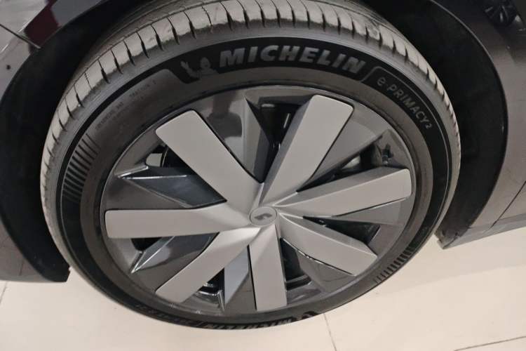 Used Li Auto i8 2025 Model Standard Version Left Front Wheel Hub