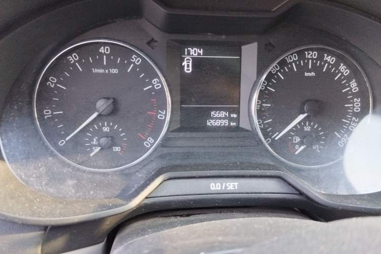 Used Skoda Octavia 2015 1.6L Manual Eado Edition Odometer Close Up