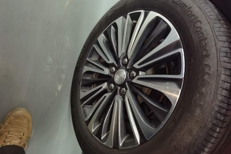 Used Buick GL8 2021 ES Landtrek 653T Luxury Model
