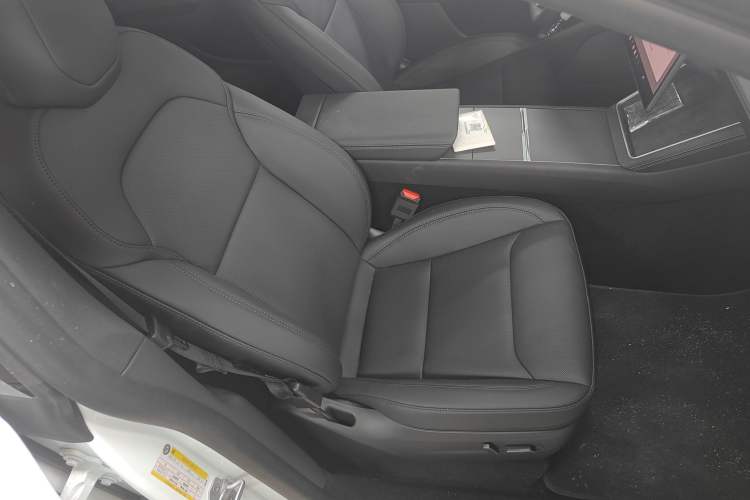 Used Tesla Model Y 2026 Long-Range All-Wheel-Drive Model