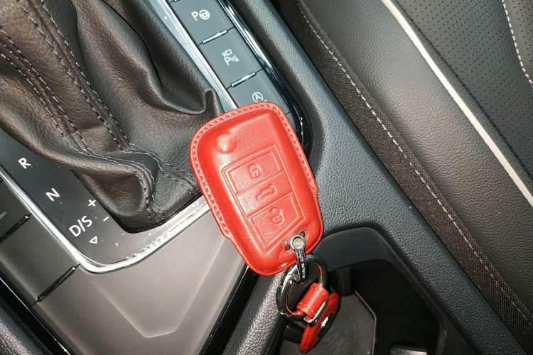 Used Volkswagen Tiguan L 2023 Restyled 330TSI Automatic Two-Wheel Drive R-Line Enhanced Comfort Version
