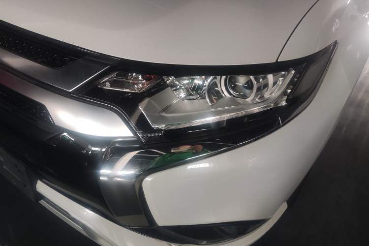 Used Mitsubishi Outlander 2021 Revised Version 2.0L Two-Wheel Drive Comfort Edition 5 Seats
