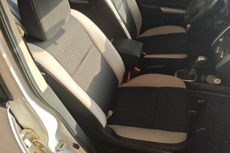 Used Venucia R50X 2015 1.6L Automatic Trend Edition