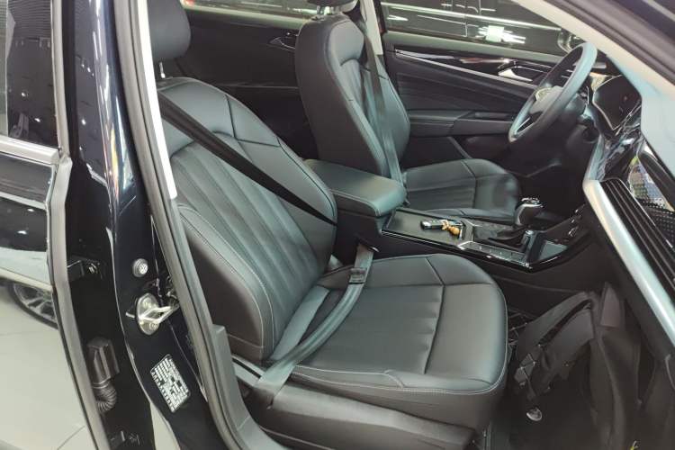 Used Volkswagen Passat 2024 280TSI Business Edition Right Front Seat