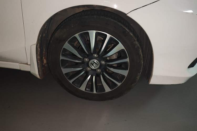 Used Honda Crider 2013 1.8L automatic luxury edition
