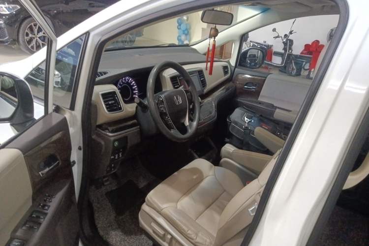 Used Honda Odyssey 2017 2.4L Luxury Edition Driver Seat