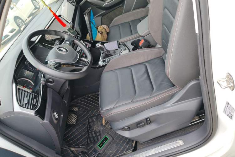 Used Volkswagen Tayron 2022 280TSI Two-Wheel Drive Luxury Smart Connectivity Version Left Front Seat