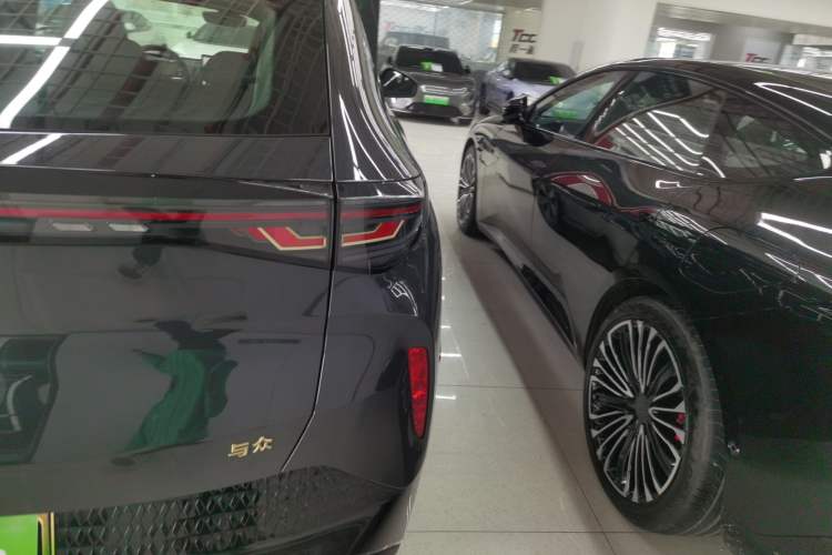 Used Volkswagen ID.UNYX 2024 Pro Long-Range Version Right Rear Taillight