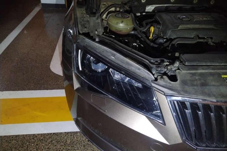 Used Skoda Superb 2016 TSI330 DSG Smart Drive Edition Right Front Headlight