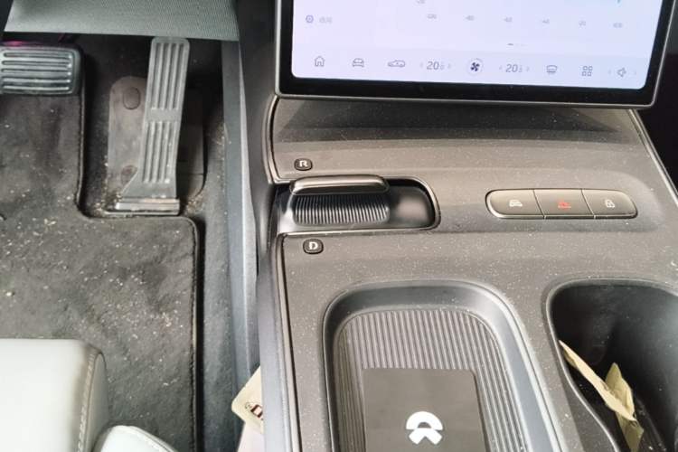 Used Nio ET5T 2023 75 kWh Touring Gear Lever