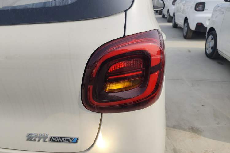 Used Wuling Hongguang MINIEV 2025 Four-Door Version Advanced Edition
