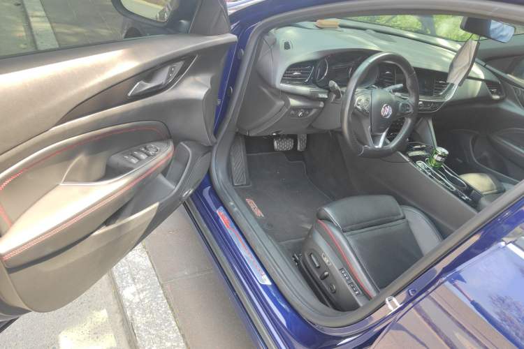 Used Buick Regal 2020 GS 28T Prestige Model
