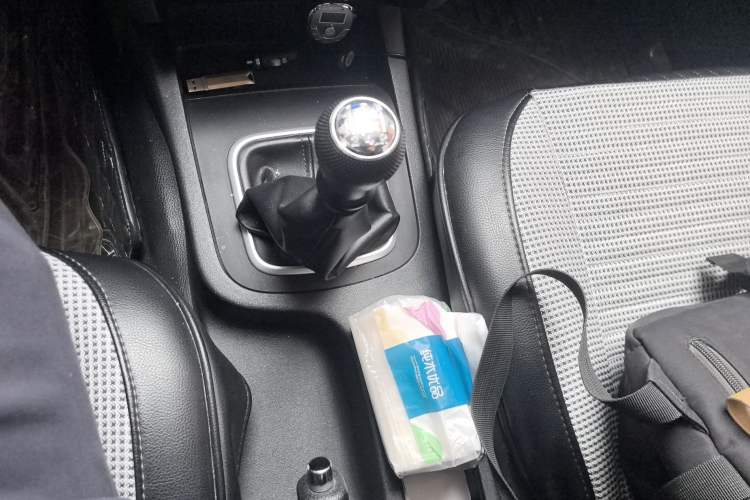 Used CHANGAN KAICHENG Shenqi F30 2018 1.5L Comfort Trim Short Wheelbase DAM15L Gear Lever