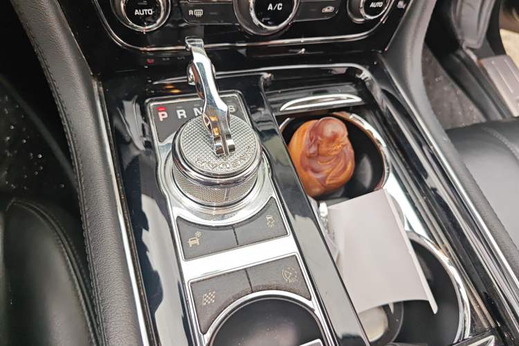 Used Jaguar XJ 2014 XJL 3.0 SC Two-Wheel-Drive Panoramic Business Edition
