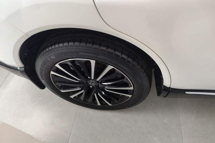 Used Toyota Venza 2023 2.0L CVT Two-Wheel Drive Prestige Version