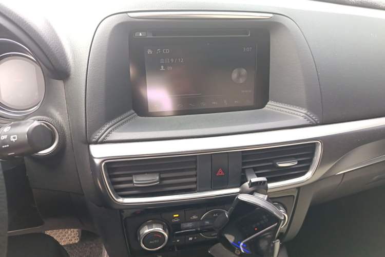 Used Mazda CX-5 2015 2.5L Automatic 4x4 Flagship Model Audio And AC Panel