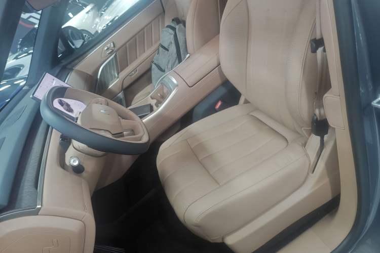 Used ONVO Luxeed L90 2025 Model—Ultra Six-Seater Version Left Front Seat