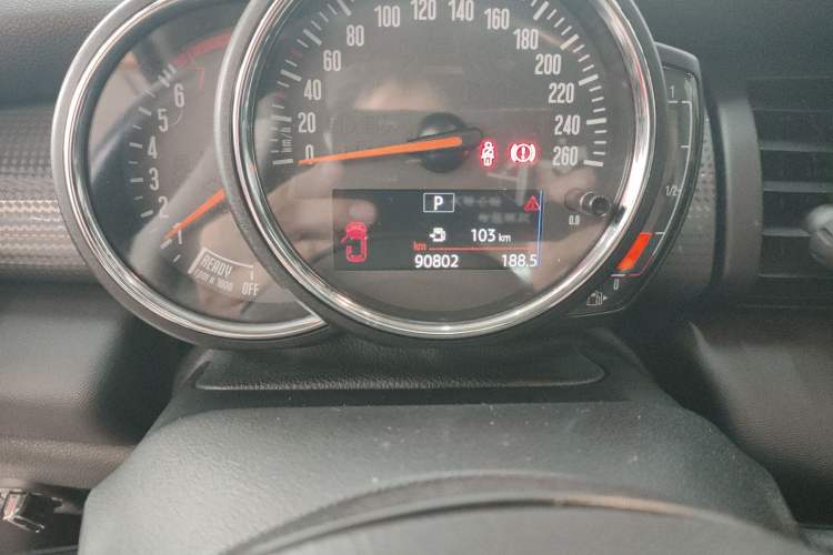 Used MINI 2016 1.5T COOPER Odometer Close Up