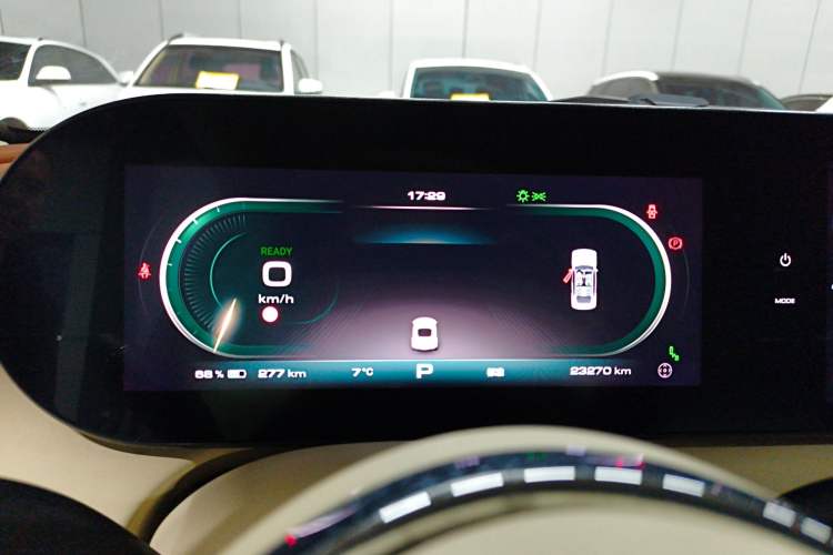 Used ORA Ballet Cat 2022 401 km Nutcracker Edition
