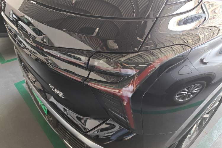 Used Hongqi HS3 PHEV 2025 Model 125km Jingwei 2 Millionth Anniversary Edition