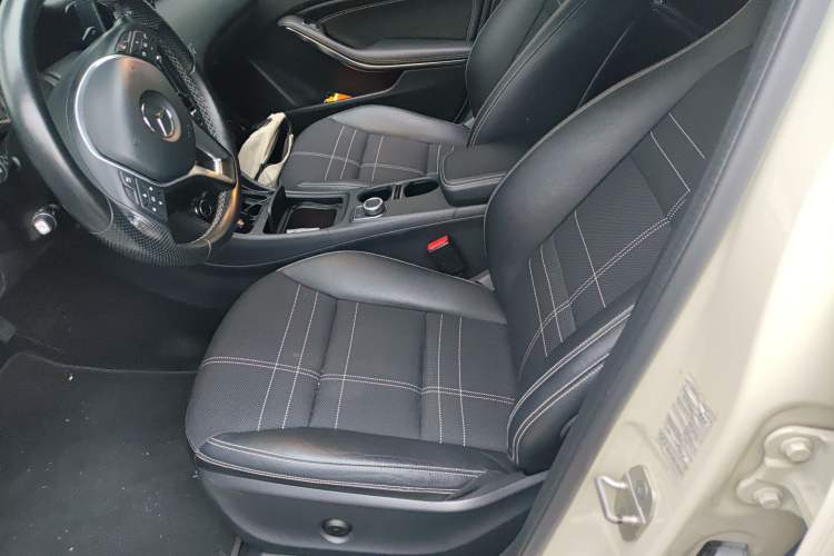 Used Mercedes-Benz A-Class 2015 A 200 Fashion Model