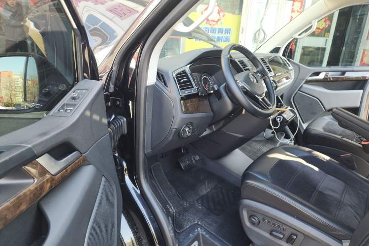 Used Volkswagen Multivan 2019 2.0 TSI 4x4 Prestige Edition 7-Seater Driver Seat