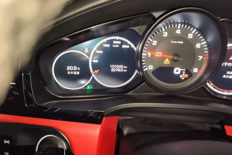 Used Porsche Cayenne 2019 Cayenne Coupé 3.0T Odometer Close Up