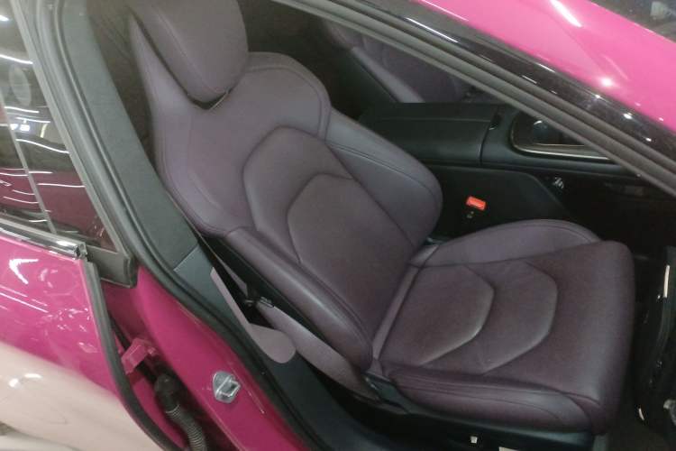 Used Xiaomi Auto SU7 2024 Four-Wheel Drive Ultra-Long Range Advanced Intelligent Driving Max Edition Right Front Seat