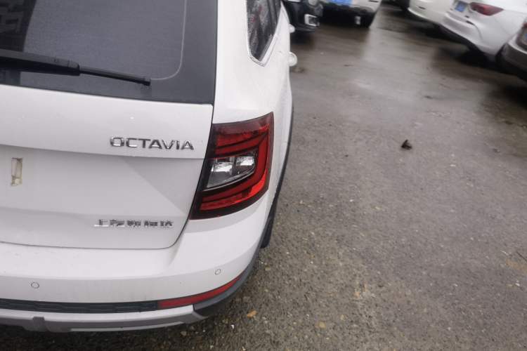 Used Skoda Octavia 2018 Station Wagon TSI280 DSG Luxury Edition
