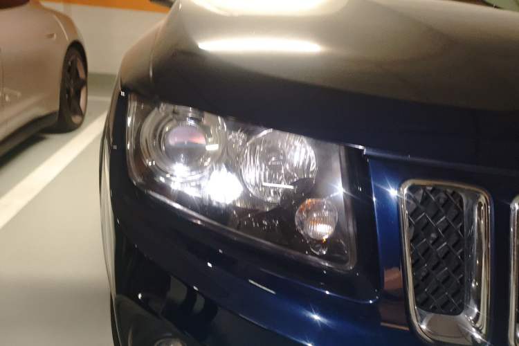 Used Jeep Compass 2014 2.0L two-wheel drive sport version
