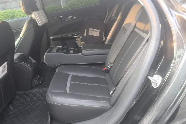 Used Ford Taurus 2015 EcoBoost 245 Luxury Model Left Rear Seat