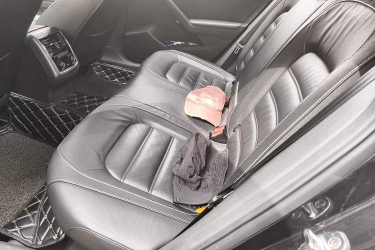 Used Volkswagen Passat 2016 330TSI DSG Luxury Edition Left Rear Seat