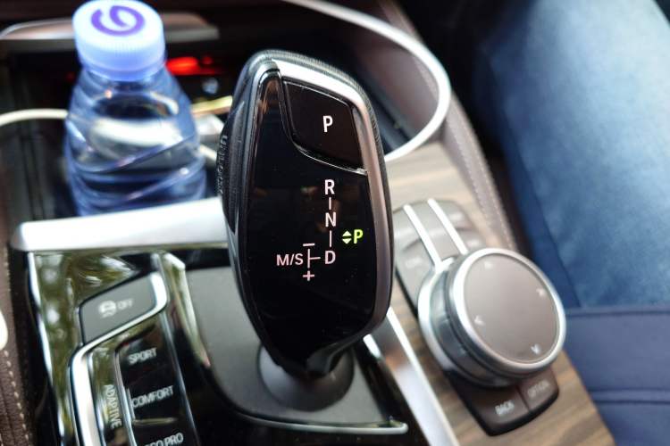 Used BMW 5 Series New Energy 2020 Mileage Upgrade Version 530Le Pioneer Edition Gear Lever