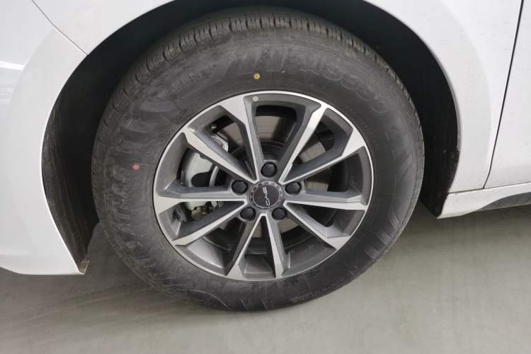 Used BYD Destroyer 05 2024 HONOR Edition DM-i 55KM Luxury Model Left Front Wheel Hub