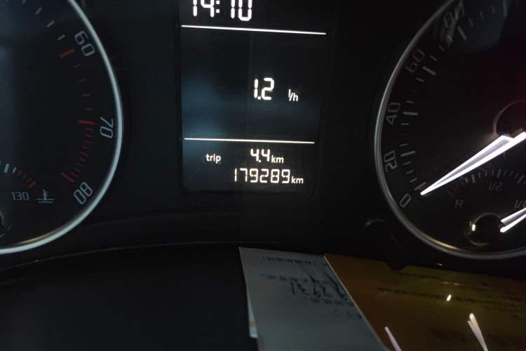 Used Skoda Octavia 2015 Classic Model 1.6L Manual Eado Version
